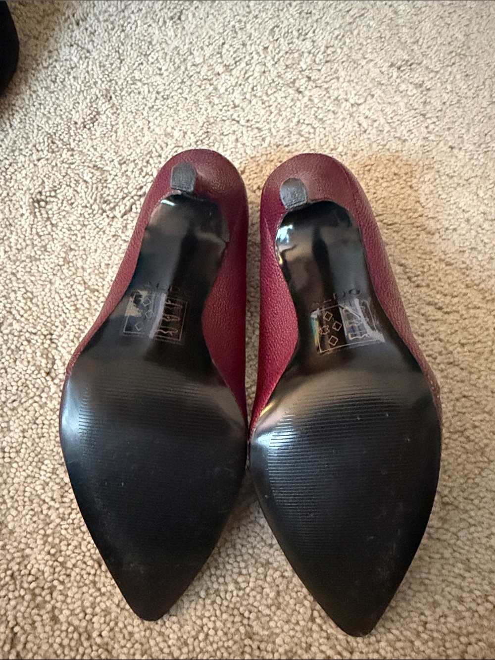 ALL five Pointed-Toe Pumps - Picture 3 of 11